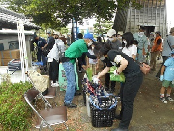 写真：清掃道具の準備