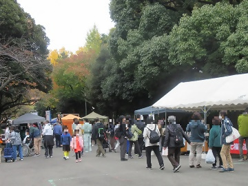 写真：古墳マルシェの出店の様子