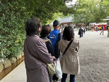 写真：特別ガイドツアーの様子