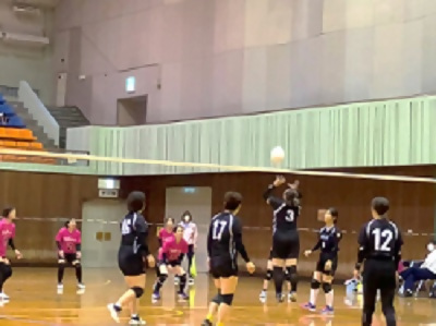 写真：第55回熱田区女性レクリエーションバレーボール秋季大会の様子