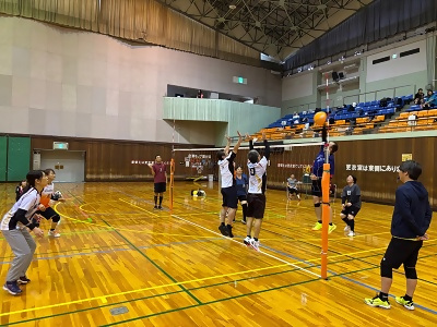 写真：第25回熱田区ソフトバレーボール大会の様子