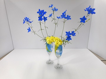 デルフィニュームを生けた写真