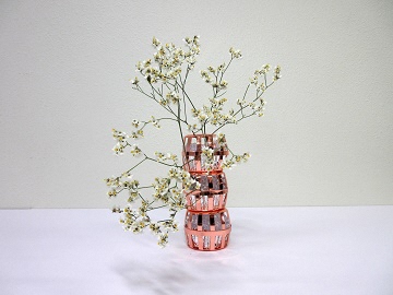 ハイブリッドスターチスを生け終わった写真