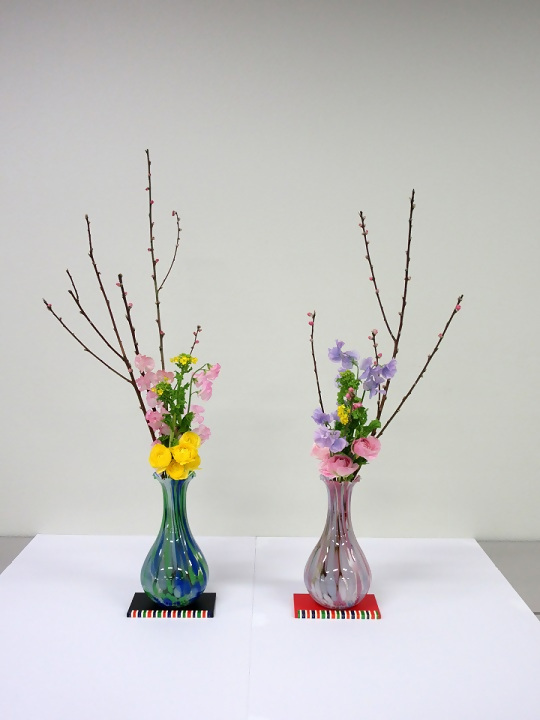 写真:桃の節句のいけ花