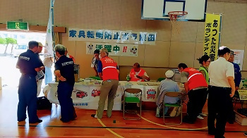 写真:家具転倒防止