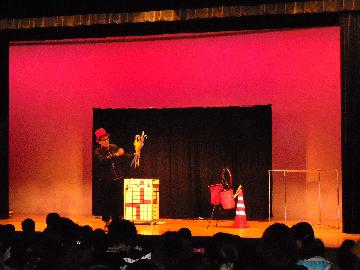 写真：マジックショー様子