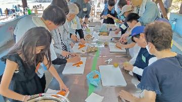 写真:森の中でウォークラリー2