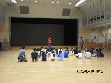 写真:第1回年少リーダー講習会の開会式の様子です。