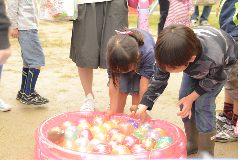 写真：区役所ブース「あつた射的場」