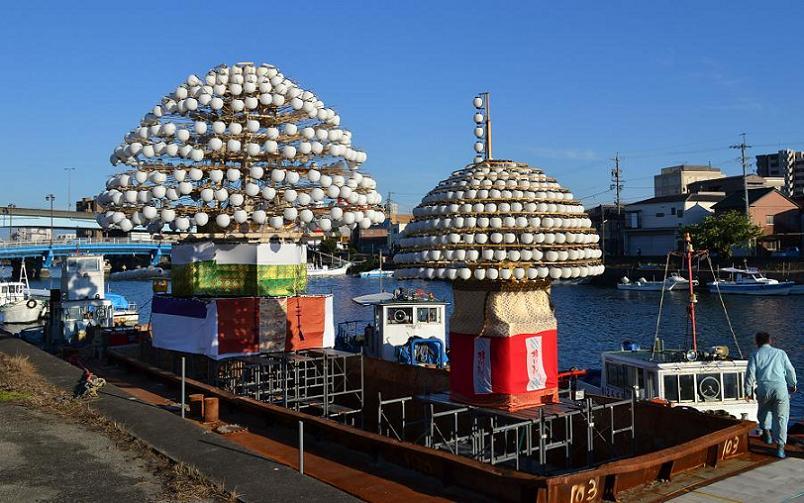 写真：お昼のまきわら船