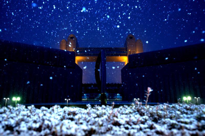 写真：国際会議場北口夜景