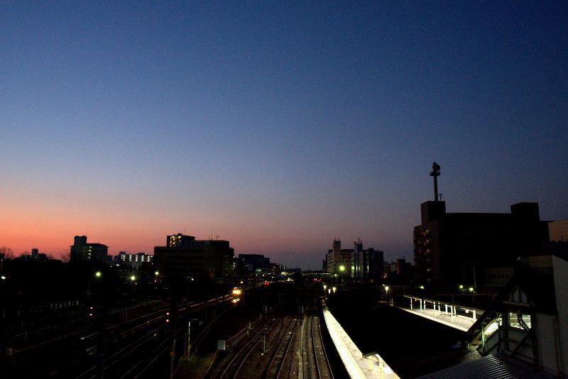写真：熱田陸橋からの熱田区役所庁舎