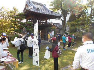 写真：ウォーキングの風景