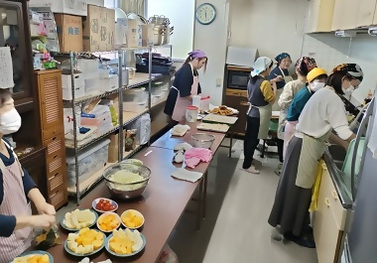 写真:民生委員一同協力して準備