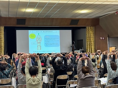 写真:認知症予防のための簡単な体操