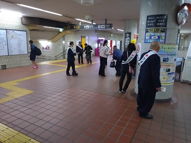 写真:啓発キャンペーンの様子