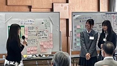 写真:みんなで深掘り