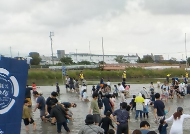 写真:泥んこ遊び