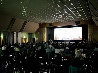 写真:映画上映の様子