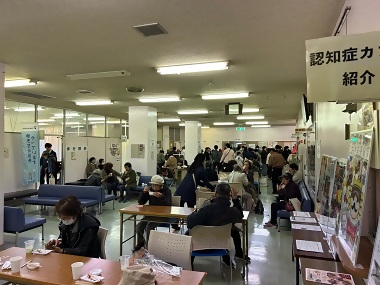 写真:認知症カフェの様子1