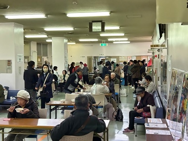 写真:認知症カフェの様子2