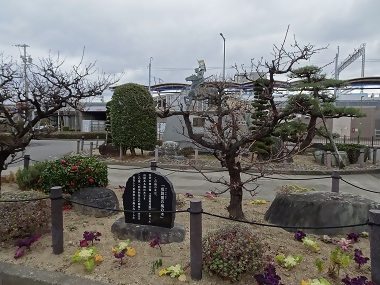 写真:荒子駅前の梅