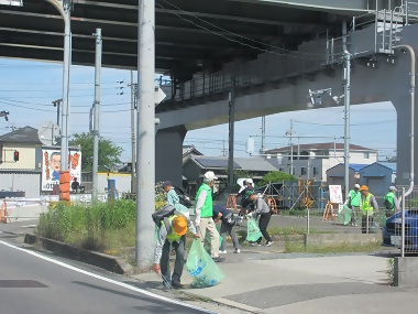 写真:清掃活動(千音寺学区)