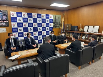 写真：中川区役所からの第一次派遣職員2