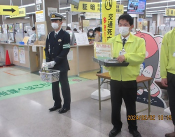 写真：区役所における啓発活動1