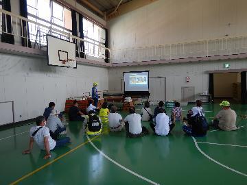 災害ボランティアの講話中の写真