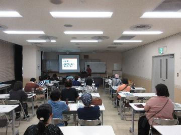 写真：緑のカーテンづくり講習会の様子