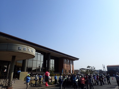 写真:富田地区ウォーキング大会受付の様子