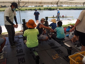 写真:エルゴを使用してトレーニングしている様子