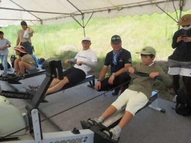 写真:機械で練習の様子2