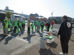 写真:中央部出発式の様子