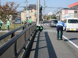 写真:中央部清掃活動の様子