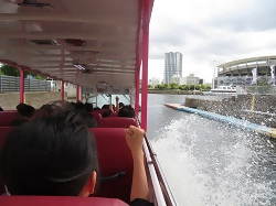 水陸両用バスの写真2