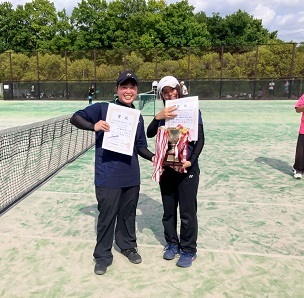 写真:一般女子の部優勝者