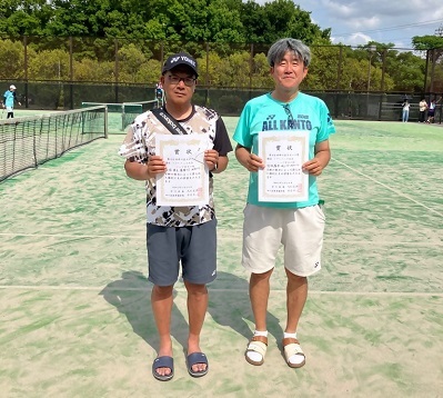 写真:シニア男子の部優勝者