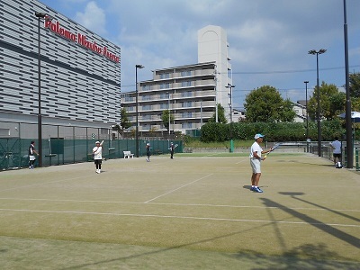 写真：ソフトテニス大会の様子