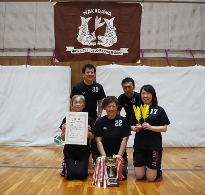 混合の部優勝、五反田の皆様の写真