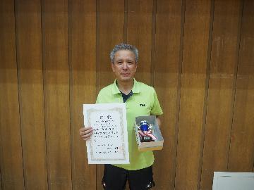 写真:60歳以上男子の部の優勝者