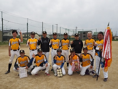 写真:シニアの部優勝チーム