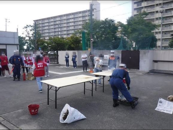 写真:初期消火訓練の様子