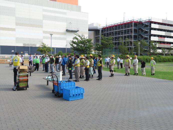 写真：清掃参加者へのあいさつの様子