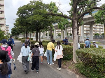 写真：小碓学区の清掃活動の様子