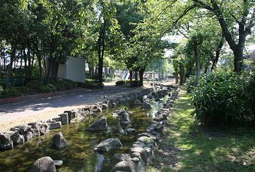 写真：中之島川緑地(Nakanoshimagawa Green)