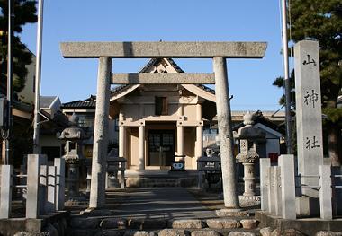 写真:山神社(Yamagami Shrine)