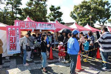 写真:福引の様子 第26回 平成27年(2015年)