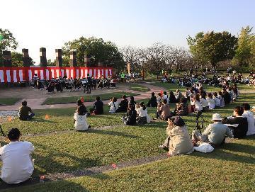 写真：野外ステージの様子